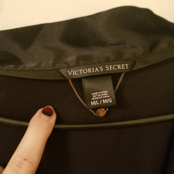 Victoria's Secret Robe - Picture 4 of 4
